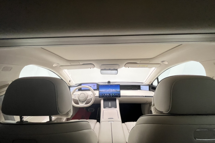 鸿蒙智行 享界S9 2025款 增程 Ultra中控内饰7011