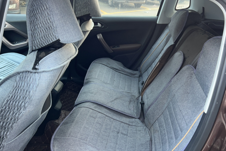 标致2008 2014款 1.6L 自动卓越版中控内饰7003