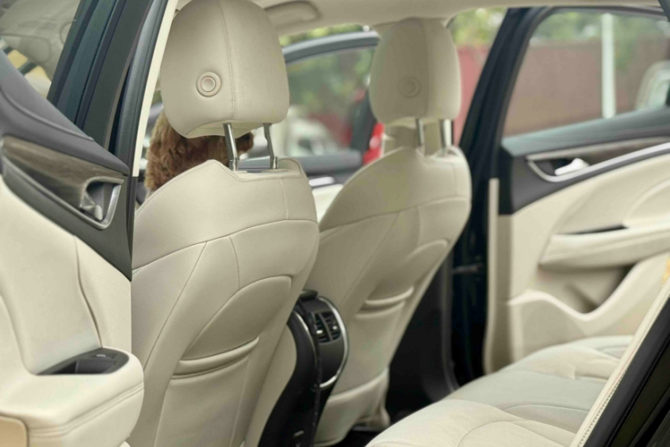 别克 君越 2019款 28T 精英型中控内饰7005