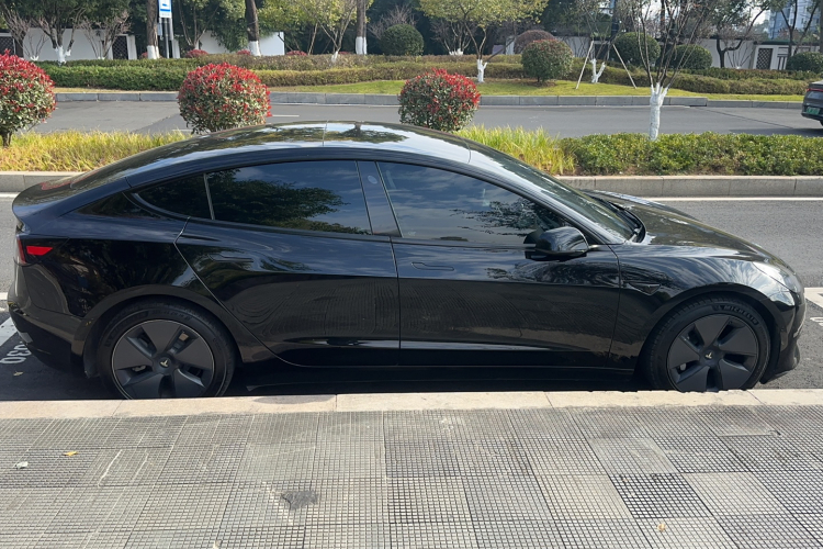 特斯拉 Model 3 2022款 后轮驱动版车身外观6006