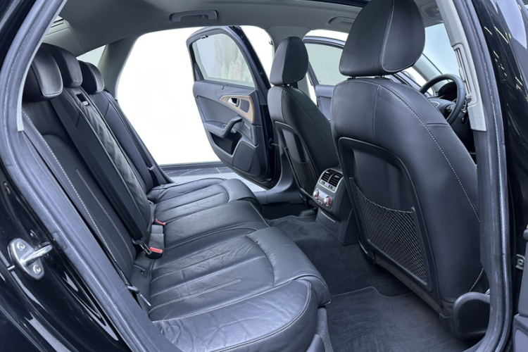 奥迪A6L 2018款 30周年年型 30 FSI 风尚型中控内饰7001