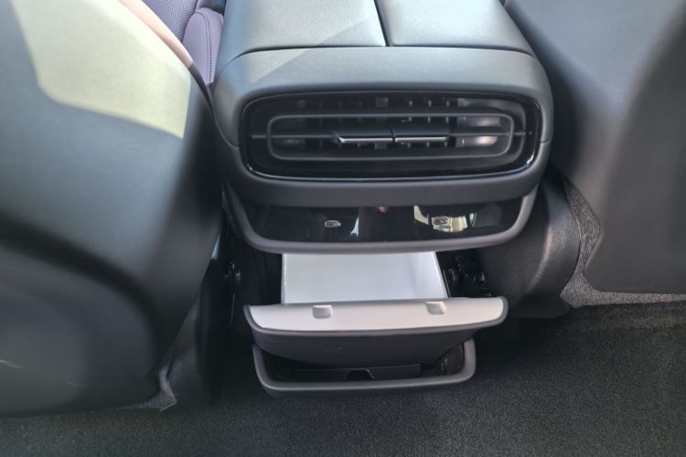 小米汽车 小米SU7 2024款 四驱超长续航高阶智驾Max版中控内饰7005