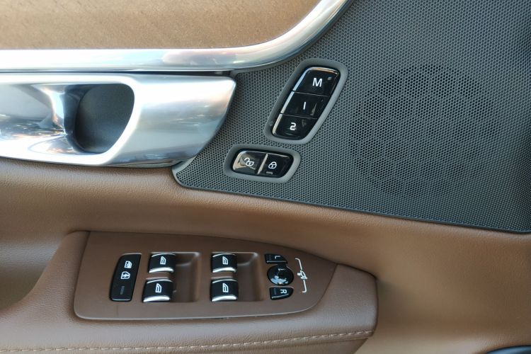 沃尔沃S90 2025款 B5 智逸豪华版局部细节9004