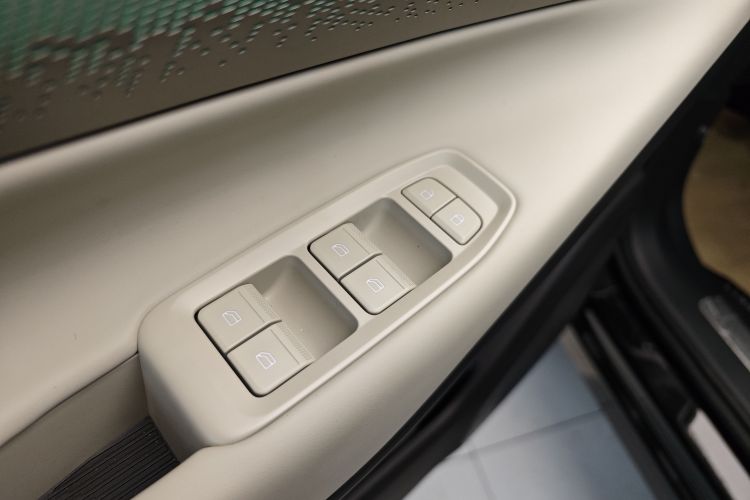 领克08 EM-P 2025款 245km 超长续航Halo中控内饰7004