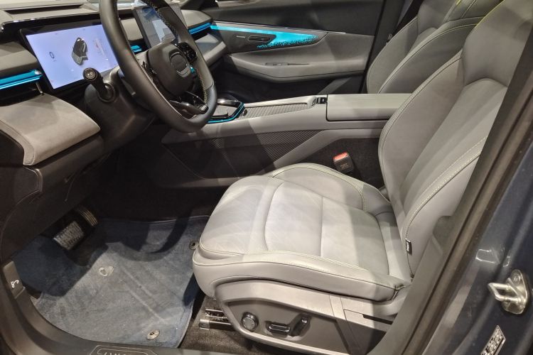 领克08 EM-P 2025款 220km 四驱性能Halo局部细节19