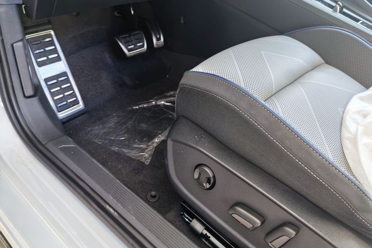 大众 高尔夫 2025款 300TSI R-Line中控内饰7007