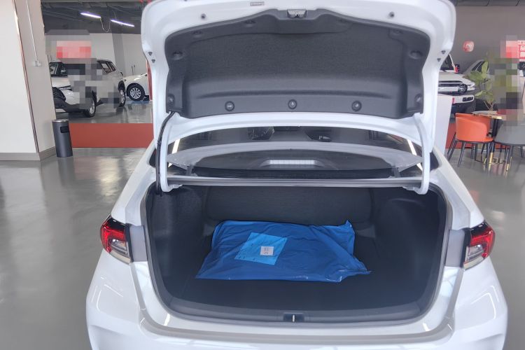 丰田 卡罗拉 2025款 1.2T 先锋版中控内饰7004