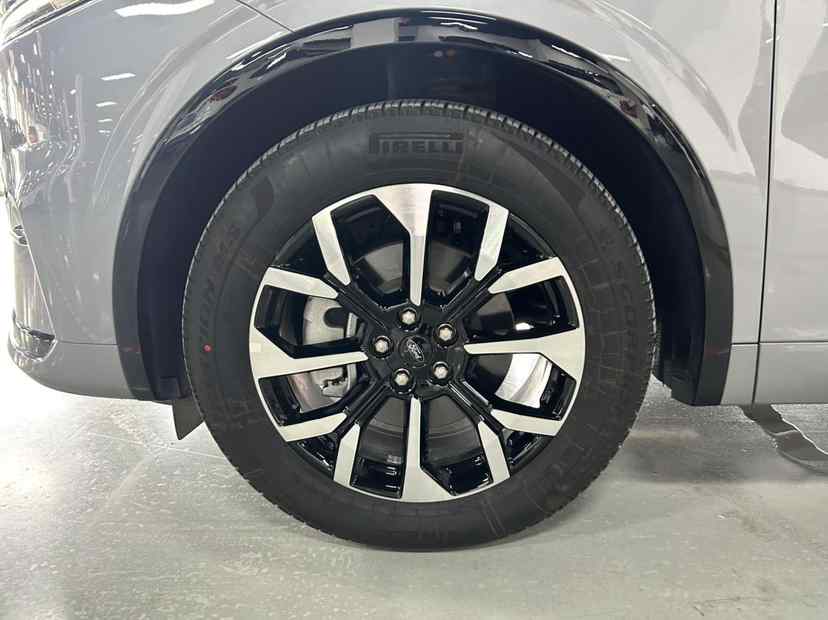 福特 2025款 锐界L 2.0T EcoBoost E混动四驱七座至尊型(2)
