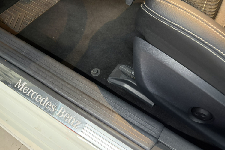 奔驰A级(进口) 2016款 A 200 时尚型中控内饰7006