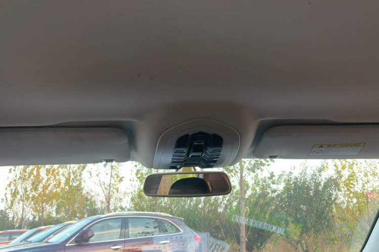 众泰SR9 2017款 2.0T 自动极致之路版局部细节22