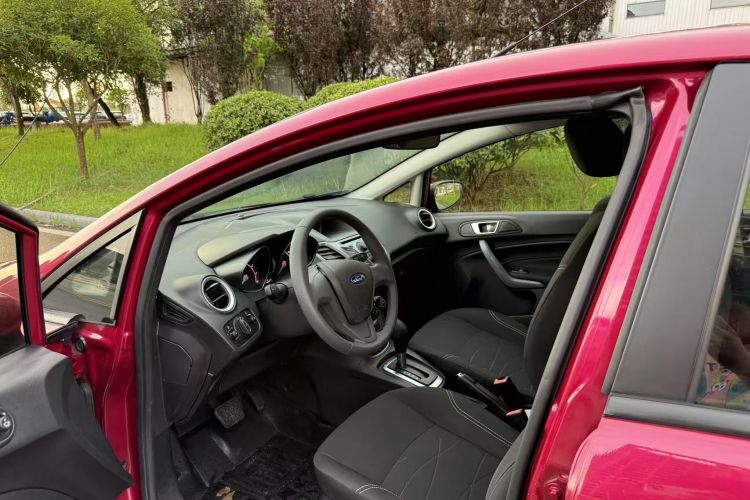 福特 嘉年华 2013款 两厢 1.5L 自动时尚型中控内饰7001