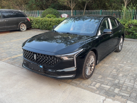 奔腾B70 2025款 龙耀版 1.5T 质享型