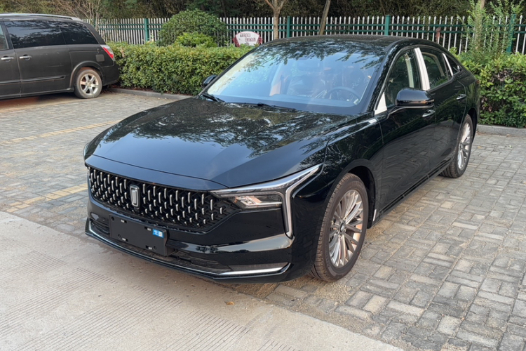 奔腾B70 2025款 龙耀版 1.5T 质享型车身外观1