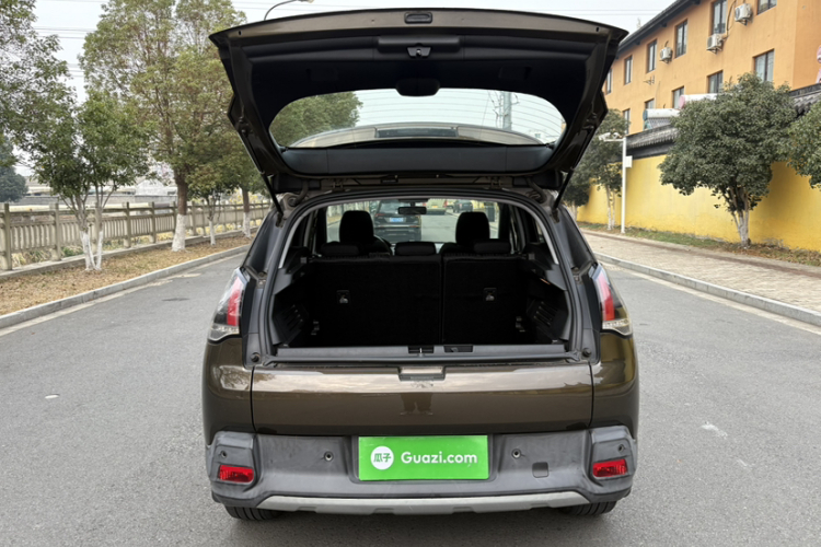 标致3008 2016款 1.6THP 自动经典版局部细节23