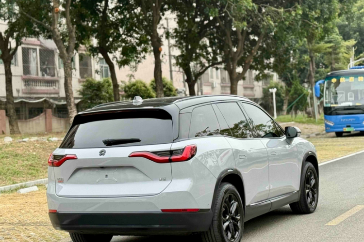 蔚来ES8 2020款 415KM 七座版车身外观6002