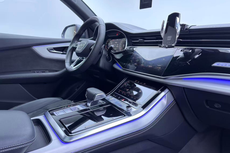 奥迪Q8 2019款 55 TFSI 臻选动感型中控内饰7015
