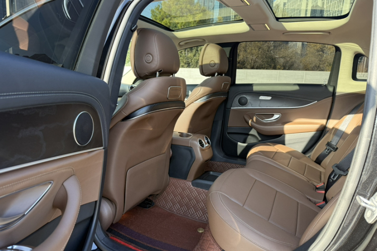 奔驰E级 2018款 E 200 L 运动型 4MATIC中控内饰7005