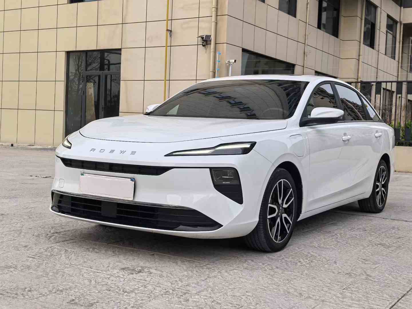 荣威D6 2025款 450km 尊享版(1)