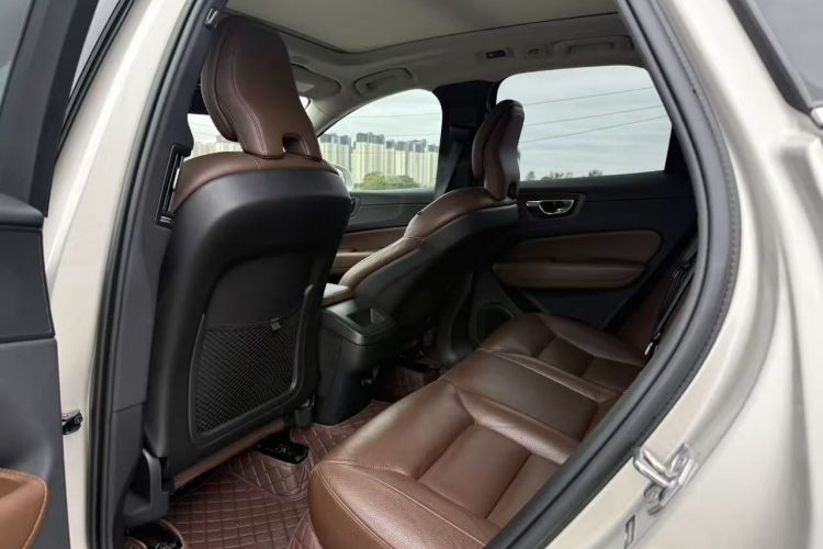 沃尔沃XC60 2019款 T5 四驱智逸版 国V车身外观6004