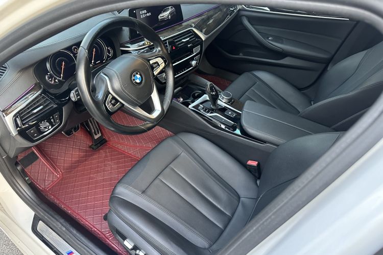宝马5系 2018款 525Li M运动套装中控内饰7001