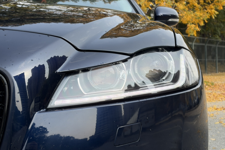 捷豹XFL 2020款 XFL 2.0T P200 两驱赛旗版局部细节36