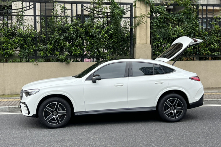奔驰GLC轿跑 2024款 GLC 260 4MATIC 轿跑SUV车身外观6004