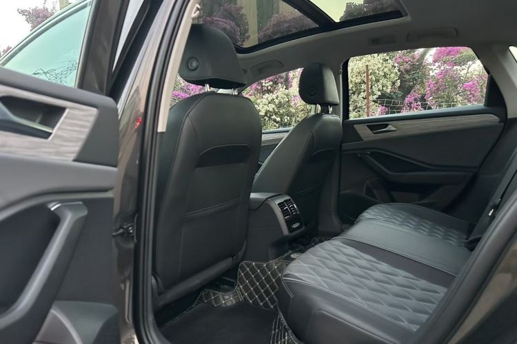 大众 速腾 2023款 300TSI DSG超越版中控内饰7006