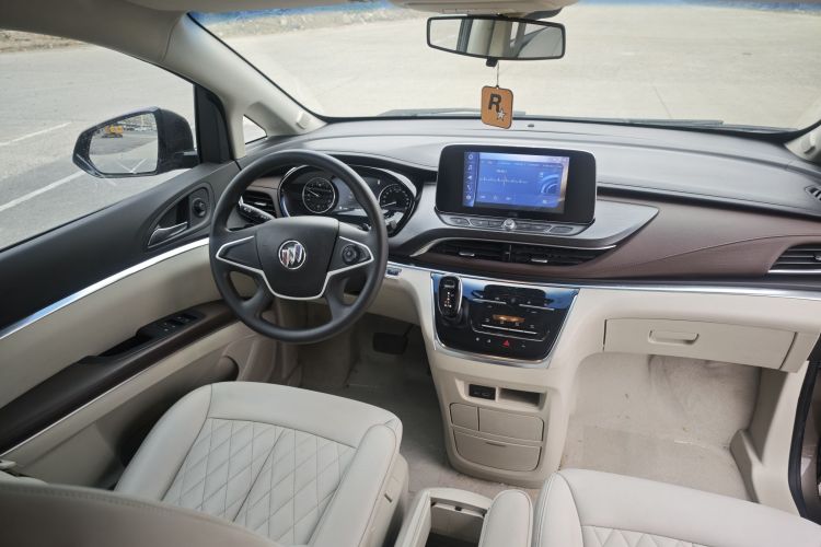 别克GL8 2023款 陆上公务舱 舒适型中控内饰7001