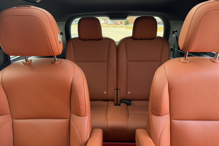 理想汽车 理想L8 2023款 Pro中控内饰7006