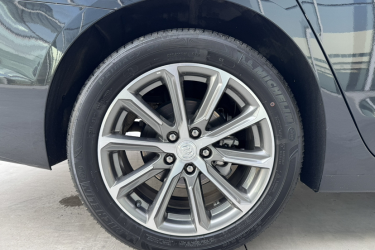 别克 君越 2022款 652T 豪华型车身外观6005