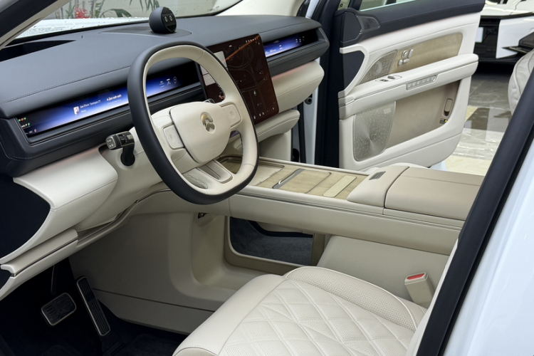 蔚来ES8 2026款 六座行政签名版中控内饰7001