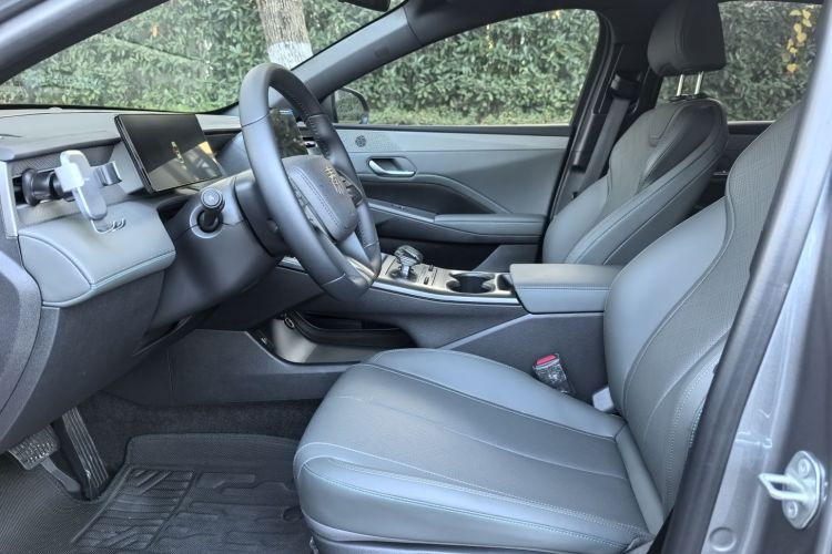 比亚迪 秦PLUS 2025款 DM-i 智驾版 55KM领先型中控内饰7005