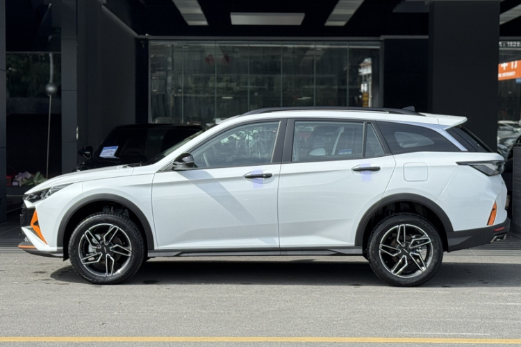 东风风神 奕炫GS 2025款 马赫版 1.5L 自动星耀版车身外观6002