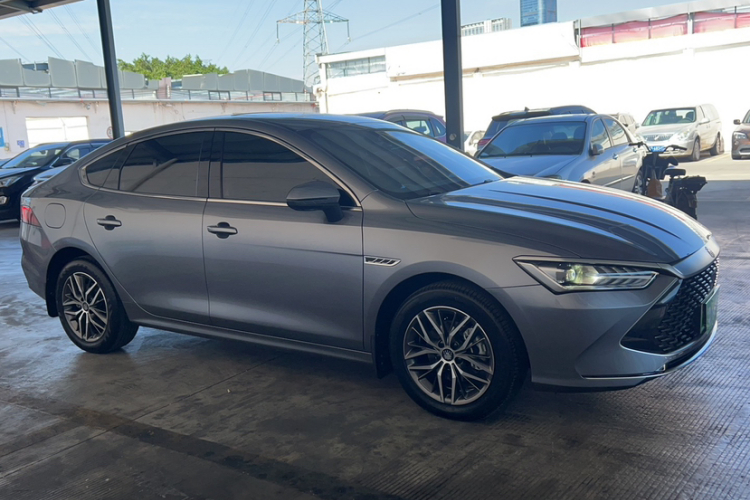 比亚迪 秦PLUS 2021款 DM-i 120KM 旗舰型车身外观6005