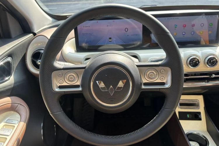 五菱汽车 五菱缤果 2023款 333km 灵犀互联款中控内饰7005