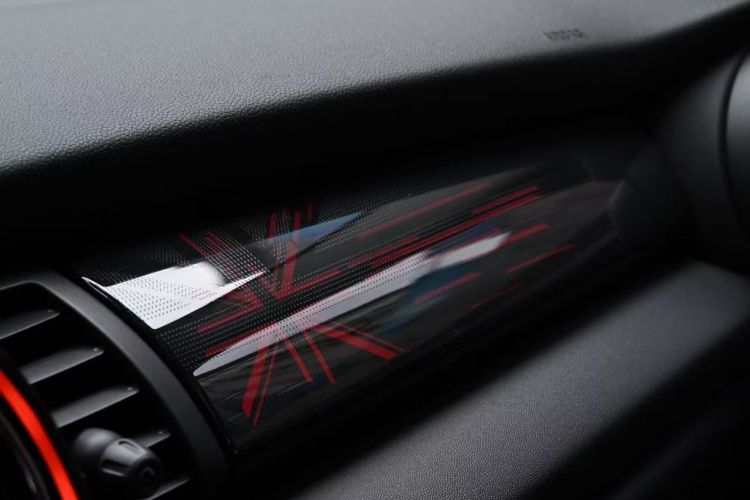 MINI 2018款 2.0T COOPER S 艺术家 五门版中控内饰7002