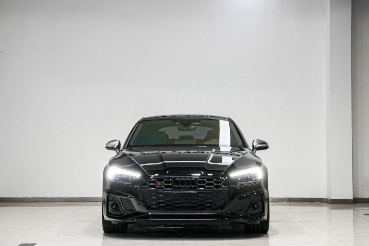 奥迪S5 2023款 S5 3.0T Sportback中控内饰7001