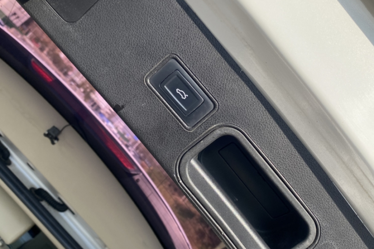 众泰T700 2017款 1.8T 双离合尊贵型局部细节9002