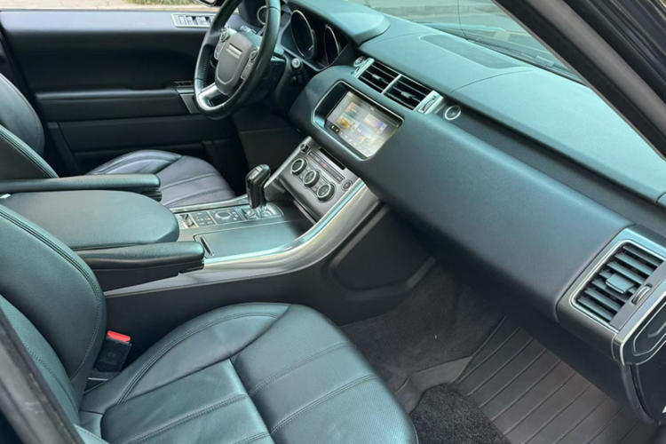 路虎 揽胜运动版 2017款 3.0 SC V6 SE中控内饰7004