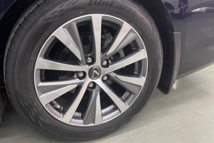 雷克萨斯ES 2020款 200 豪华版中控内饰7007