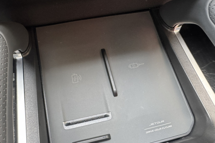 捷途旅行者 2023款 2.0T 四驱征服中控内饰7011