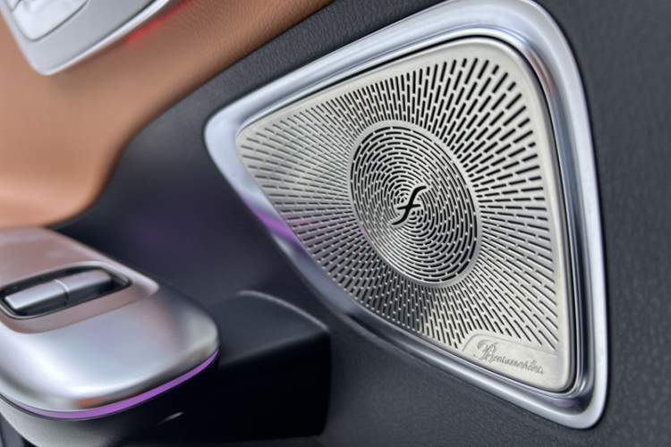 奔驰C级 2023款 改款 C 260 L 皓夜运动版中控内饰7008