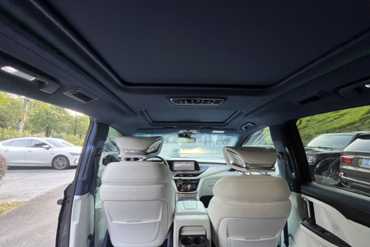 别克GL8 2020款 Avenir艾维亚 四座尊礼版局部细节22