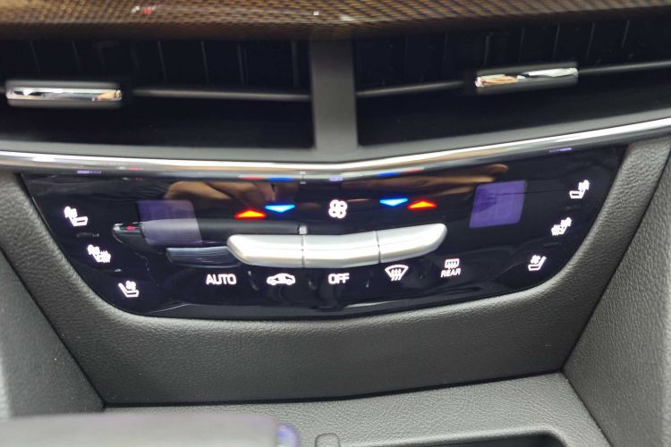 凯迪拉克CT6 2017款 28T 豪华型车身外观6005