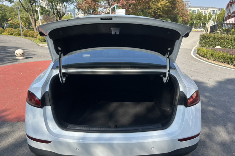 荣威D7 2025款 DMH 125km 世界冠军版中控内饰7008