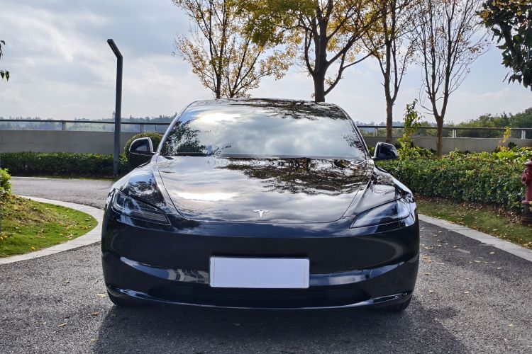 特斯拉 Model 3 2023款 长续航全轮驱动版车身外观6004
