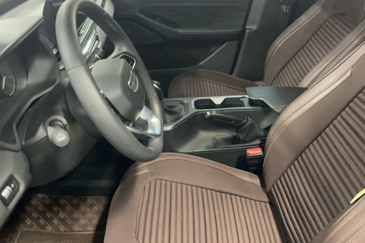 吉利汽车 帝豪 2025款 第4代 1.5L 手动星耀版局部细节19