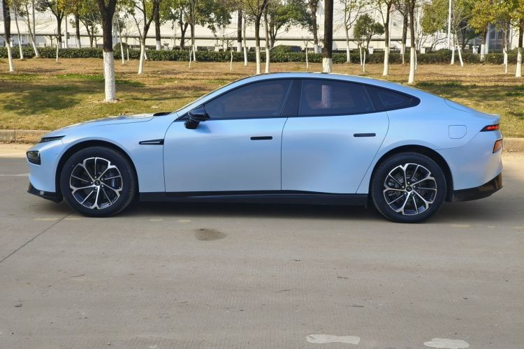 小鹏P7 2021款 480N车身外观6003