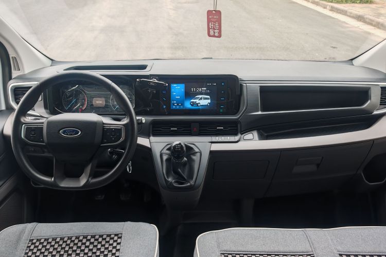 福特 全顺 2023款 2.0T柴油手动多功能商用车中轴低顶5/6座中控内饰7002