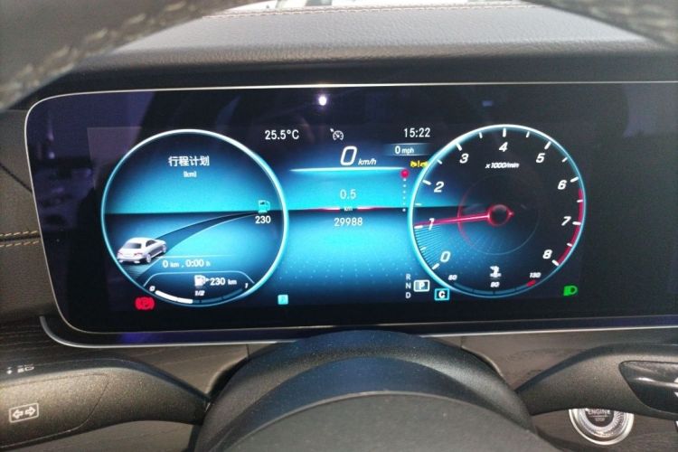 奔驰E级 2023款 E 260 L 运动型 4MATIC中控内饰15